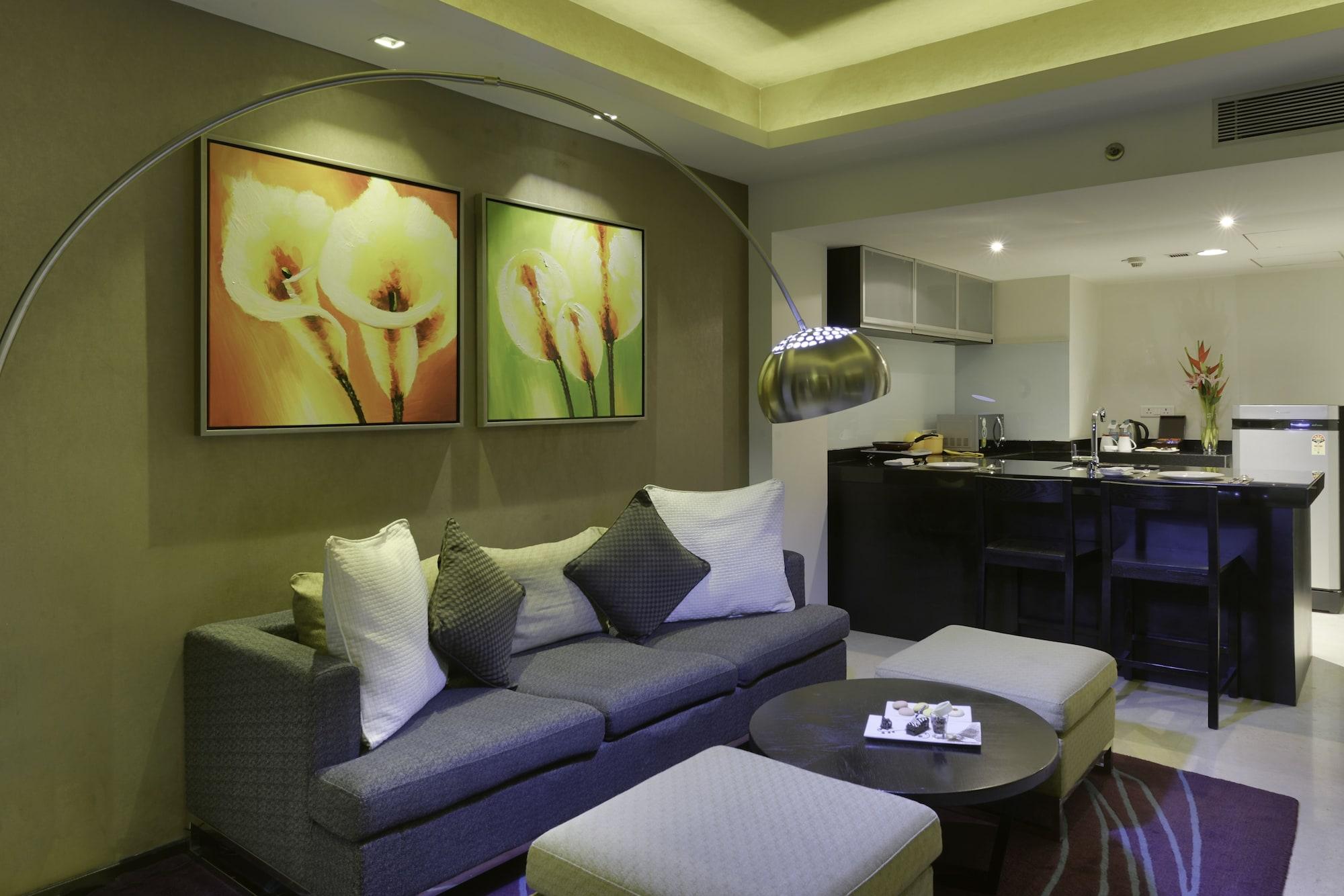 Davanam Sarovar Portico Suites Bangalore Exterior foto