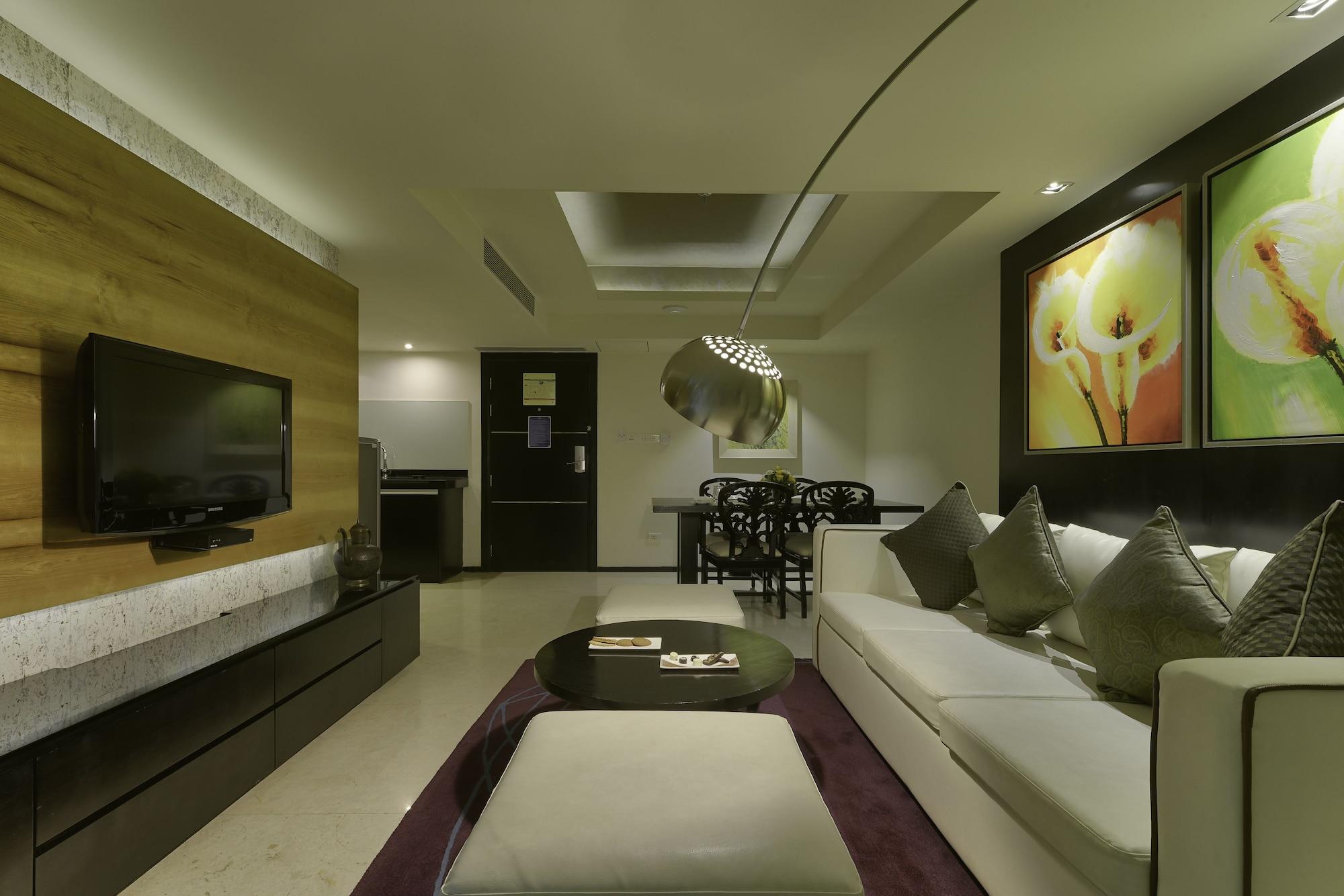 Davanam Sarovar Portico Suites Bangalore Exterior foto