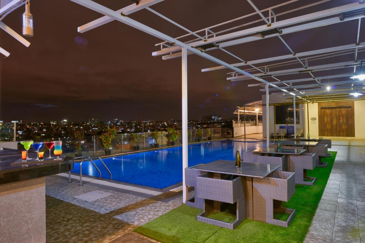 Davanam Sarovar Portico Suites Bangalore Exterior foto