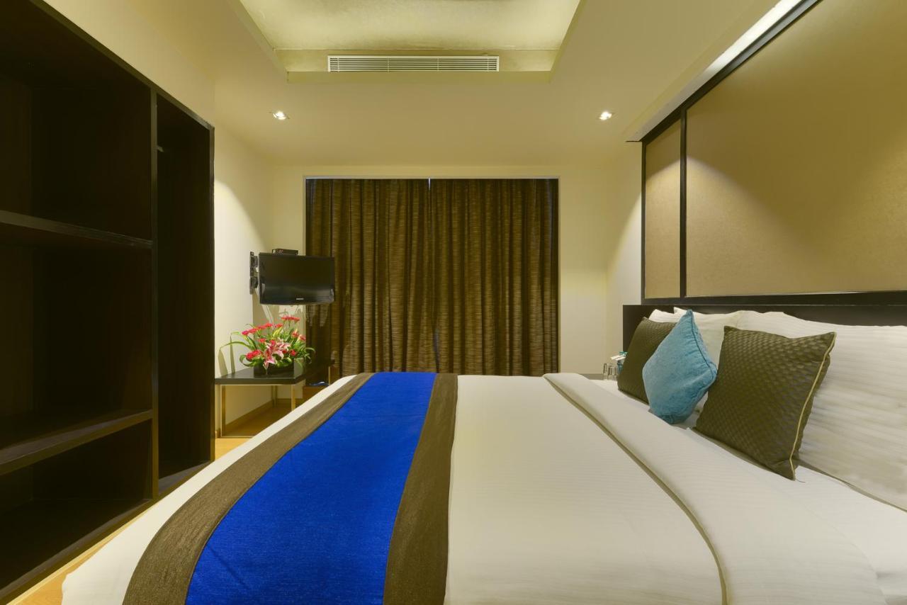 Davanam Sarovar Portico Suites Bangalore Exterior foto